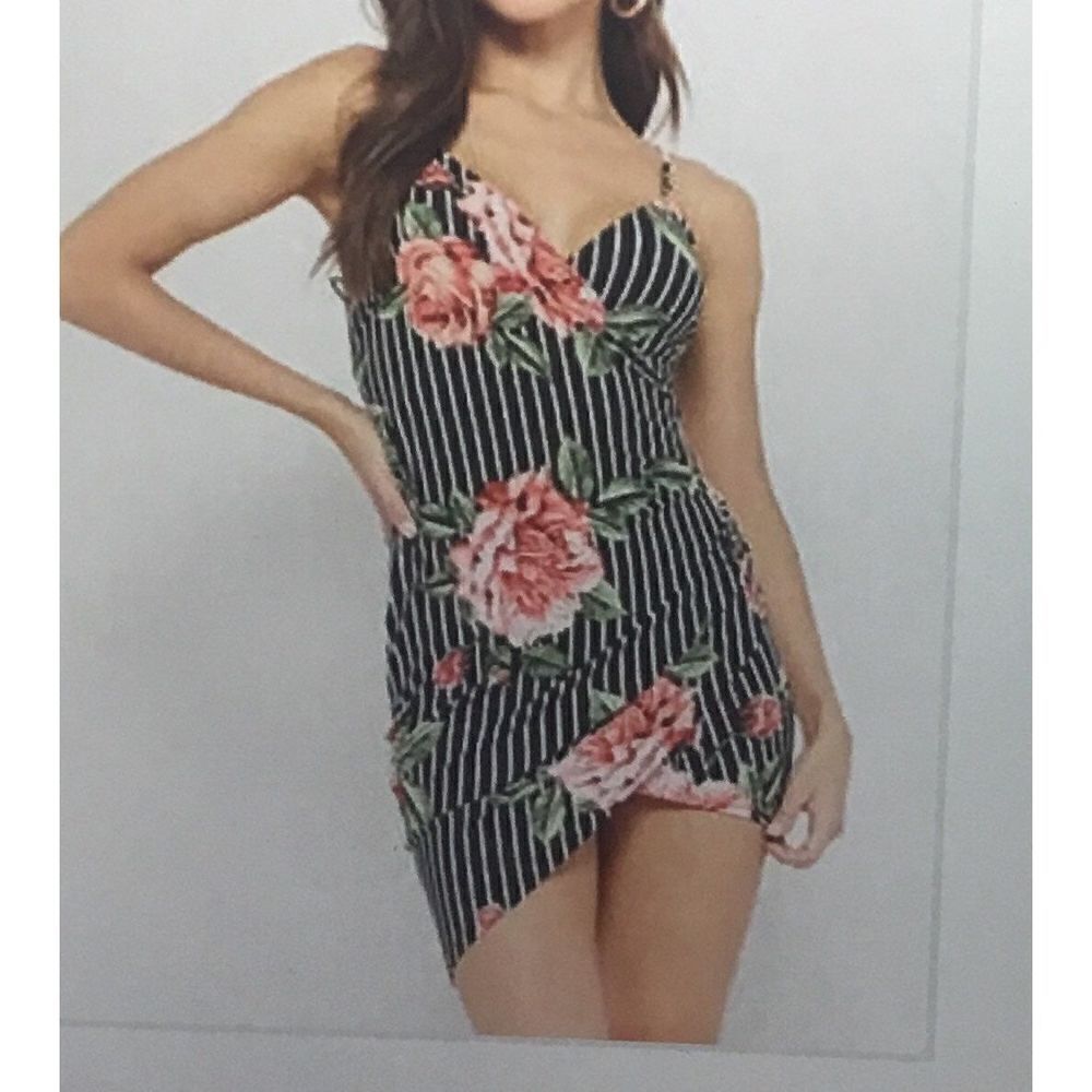 Cute & Sexy Black/Red Floral Print Wrap Mini Dress Sz Large